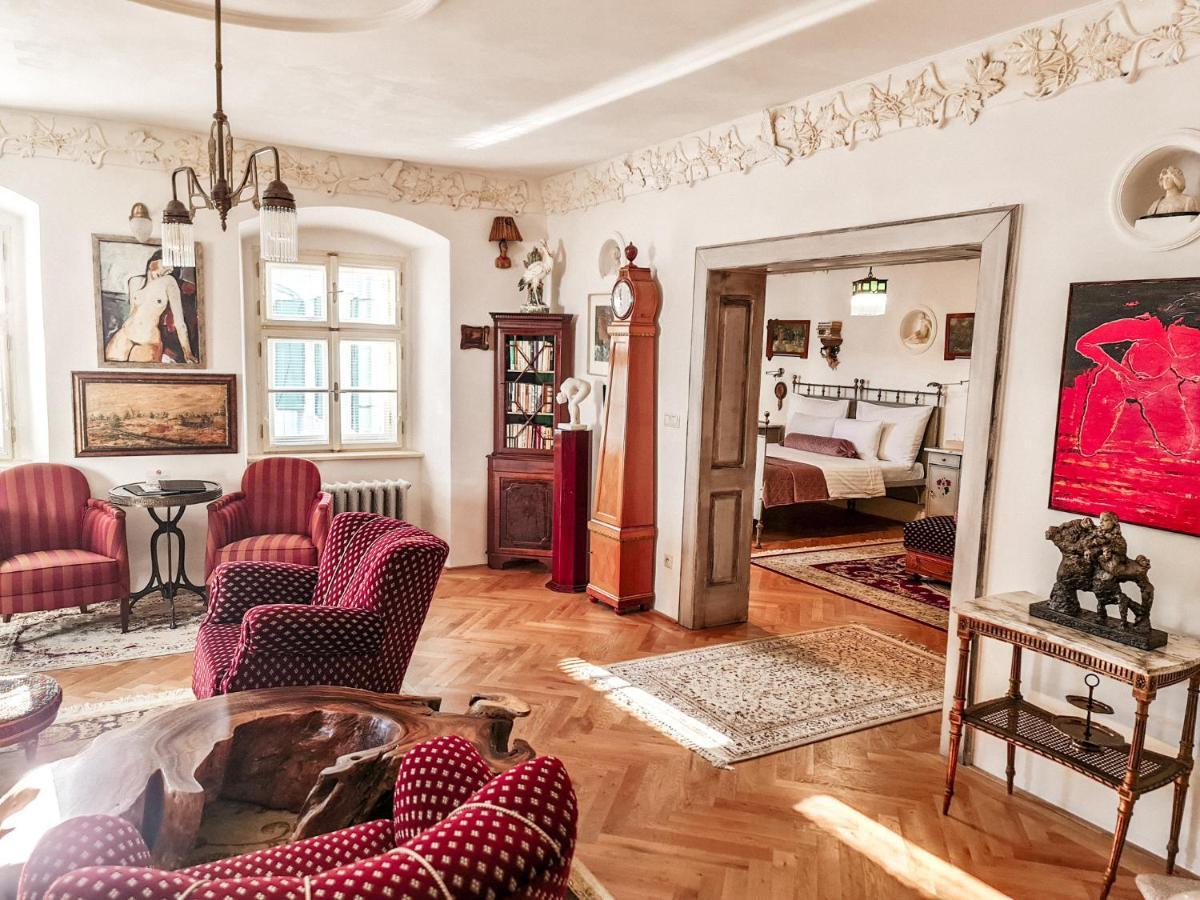 Divna Pani Luxury Gallery Rooms Banska Stiavnica Luaran gambar